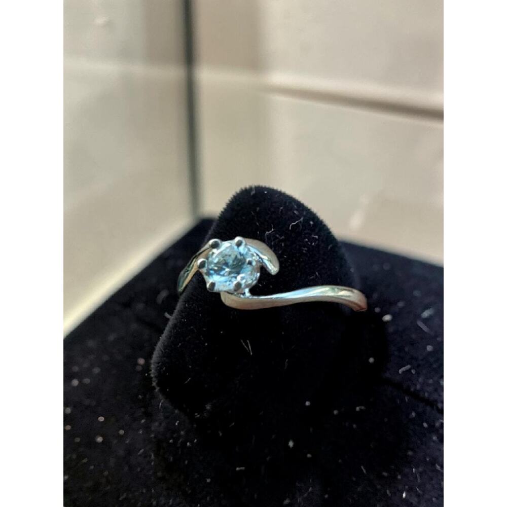 14k White Gold Ring CZ Stone . 1.7 Grams. AO Makers Mark?